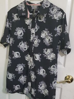 Just Attitude Black Roses Floral Short-Sleeve Casual Going Out Button-Up Shirt L